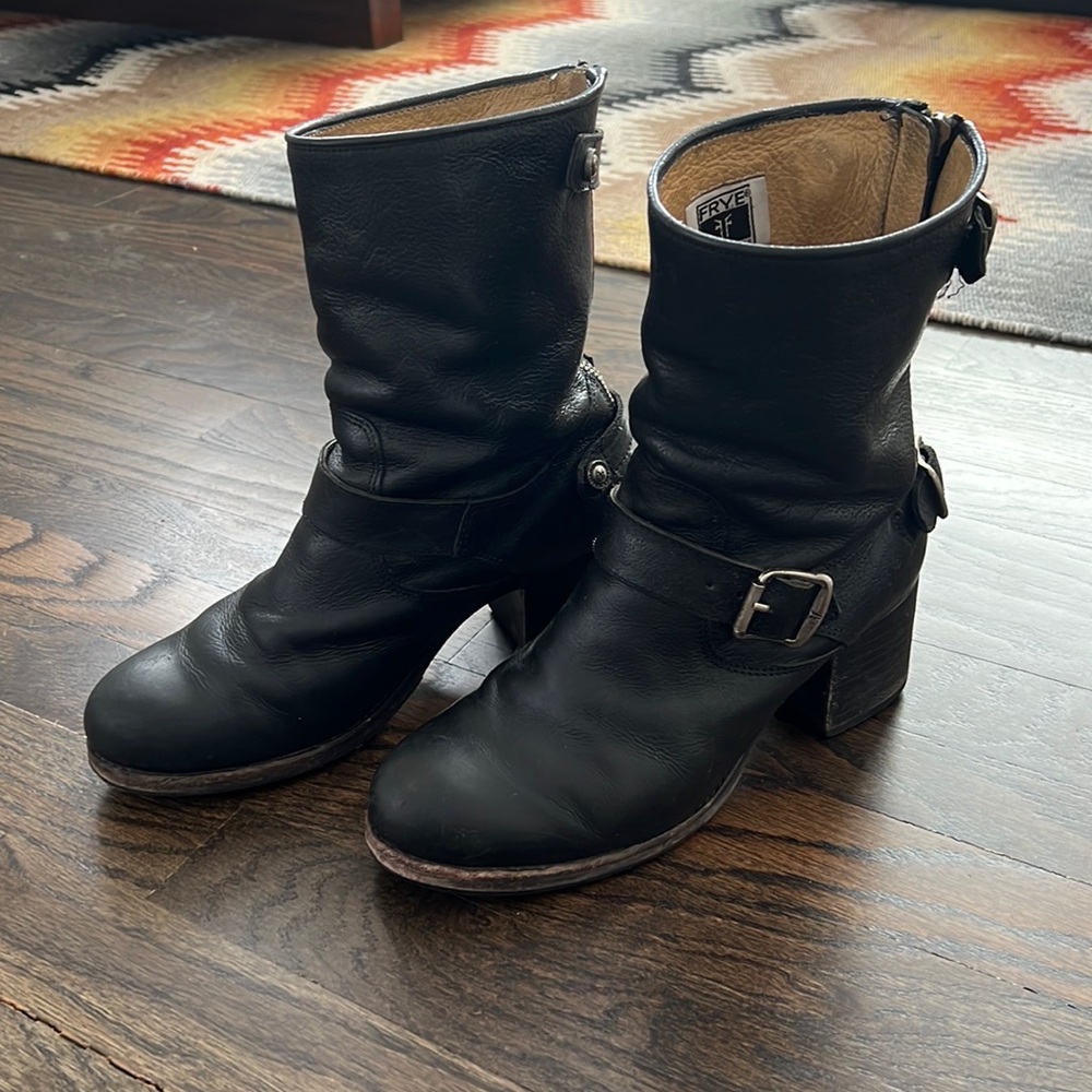 Black Frye boots for sale, size 8